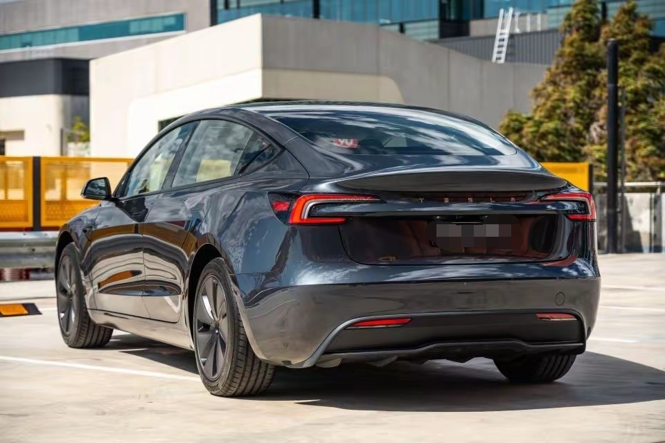 特斯拉推出平价版Model3平价版Model3率先在香港、澳门上市，调整范围部分