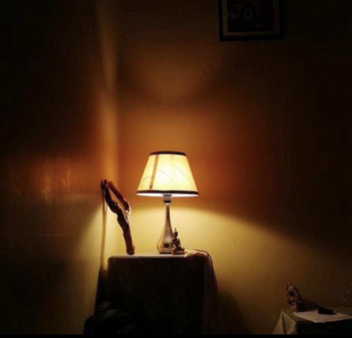 它不一定非得是惊天动地的大喜事，更多时候是藏在那些“刚刚好”的瞬间里：

比如忙