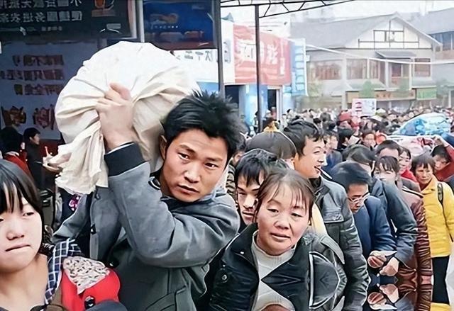 成都常住人口，十多年间从1400万涨到2150万。多出来的750万人，不是来过客