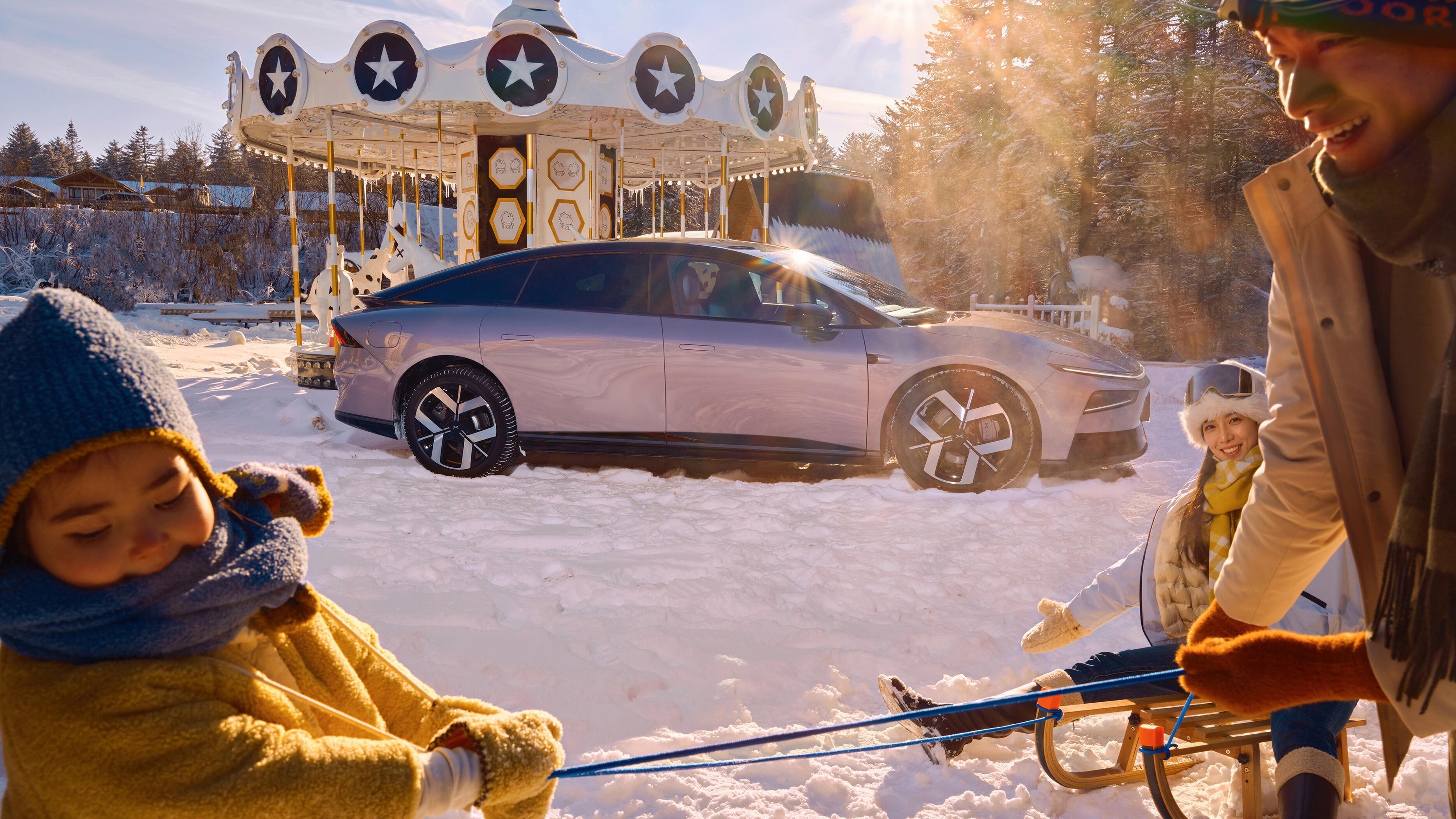 新款小鹏P7+自带空间魔法   家庭自驾的舒适天花板，彻底被驾控质感圈粉，谁开谁