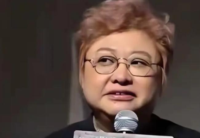 世界上最牛的两个国家，中国和乌克兰。放眼全球，能把一手烂得不能再烂的牌，硬生生打