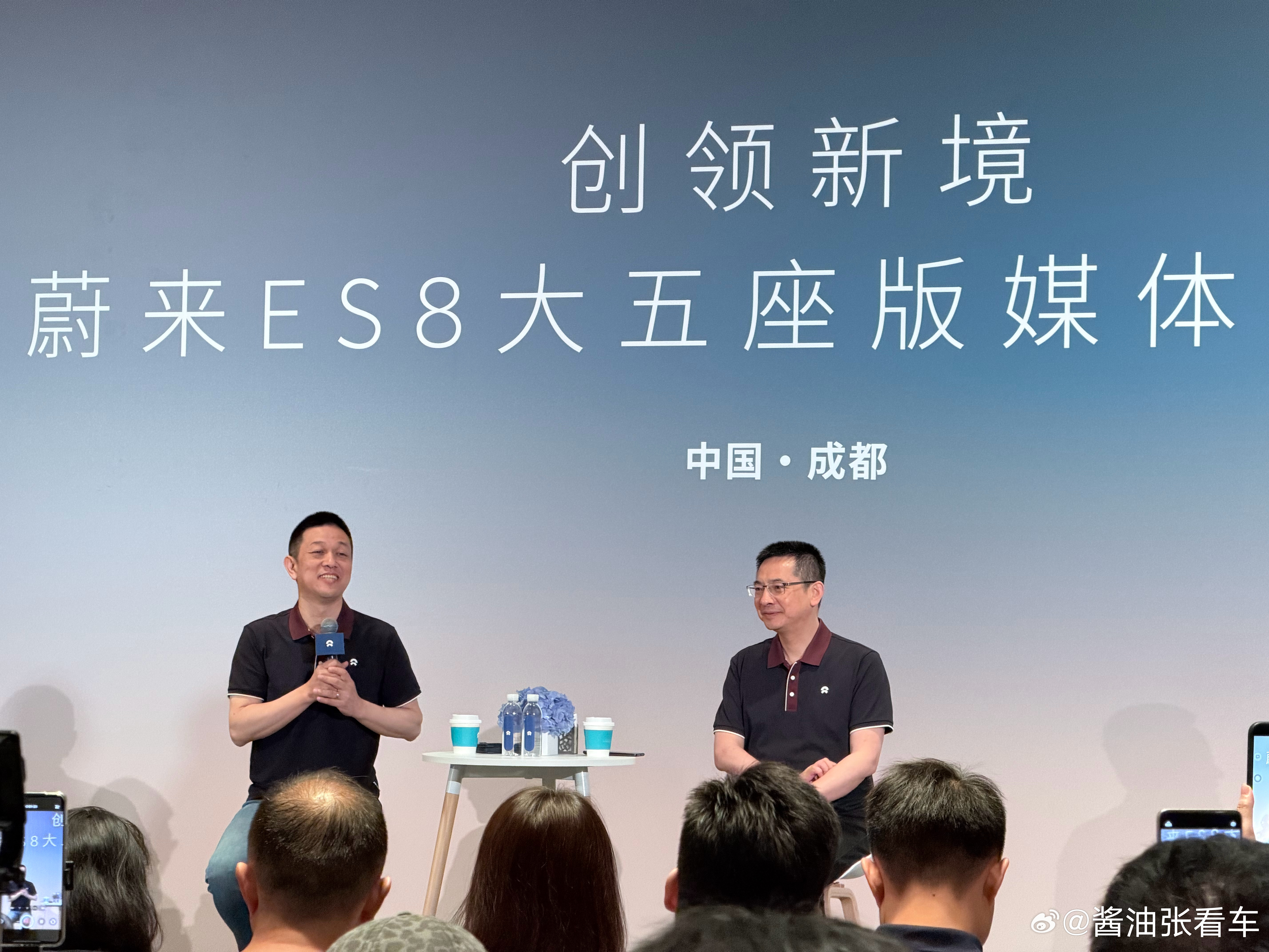 ：在高端市场，为什么燃油豪华轿车还是占据了半壁江山？这其中原因很复杂，人货分离这