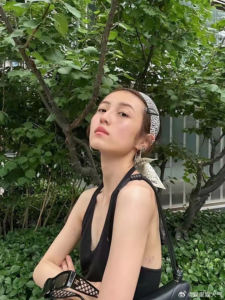 明星也太辛苦了吧！这居然是张子枫？瘦成了什么样了呀？而且她居然还觉得自己很漂亮 