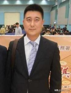 张强是否堪称中国象棋的最佳教练？
有人称张强水平不佳，然而，他虽非顶尖棋手，却是