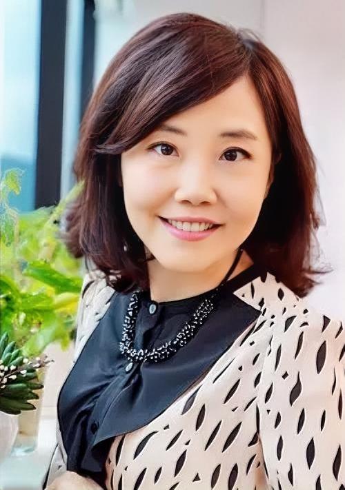 正在随团访陆的中国国民党文传会主委尹乃菁已迫不及待喊话赖清德废除民进党“台独”党