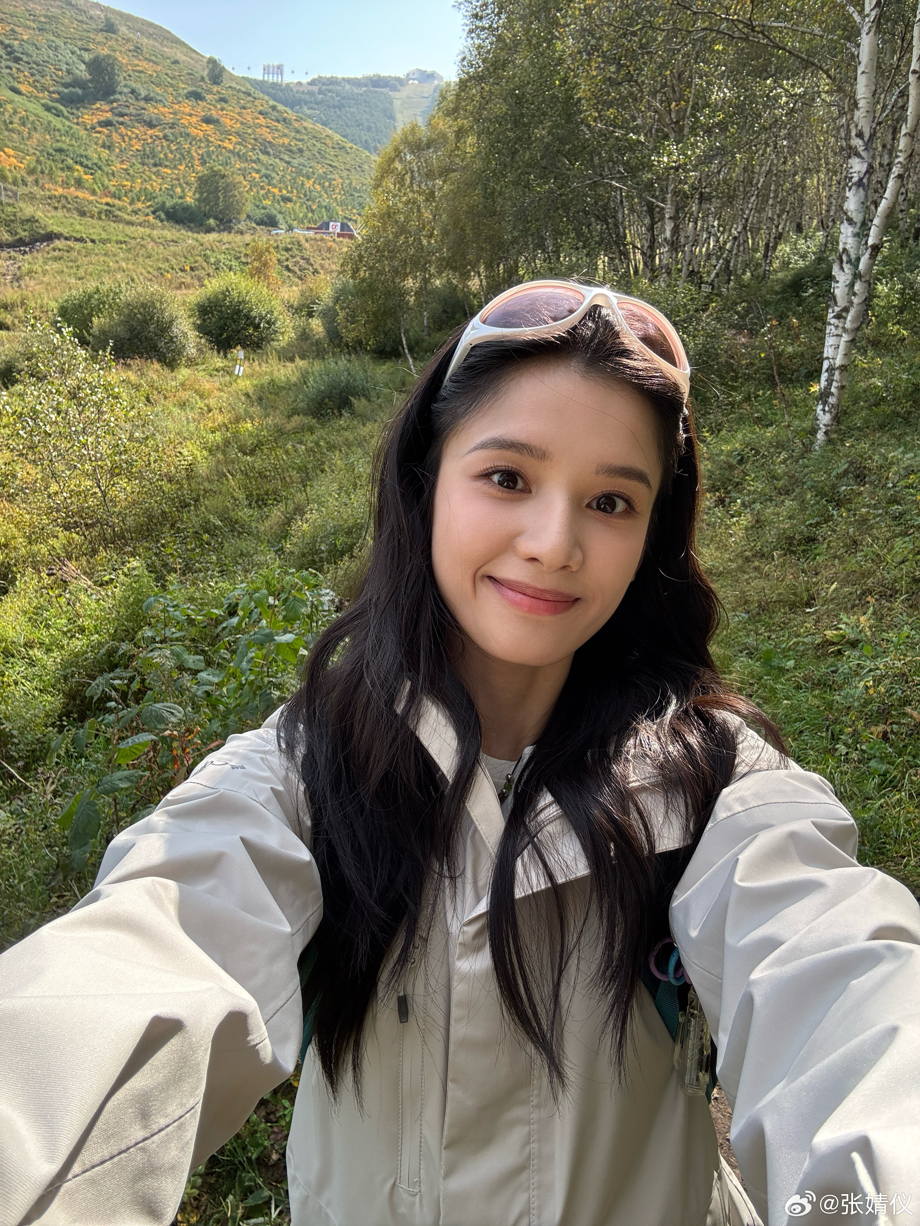 张婧仪最新物料[送花花]美丽的妹妹 ​​​