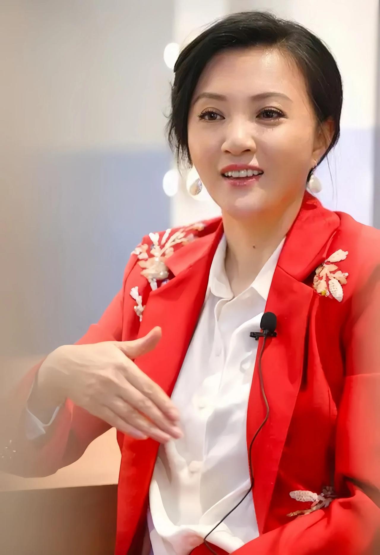 她曾是春晚的小品女王，如今却沦落到去医院，金玉婷的遭遇让人唏嘘。
金玉婷曾是春晚