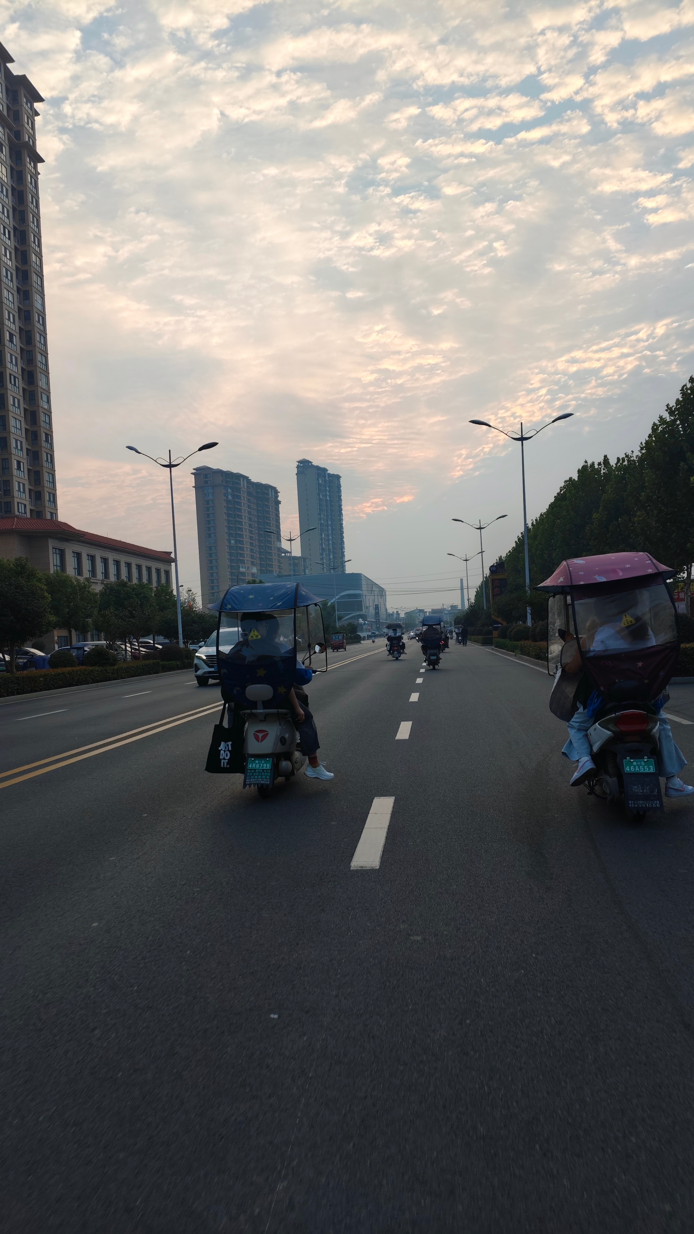 早餐，葱花鸡蛋饼，煎汤圆，新的一周，一起加油！ ​​​