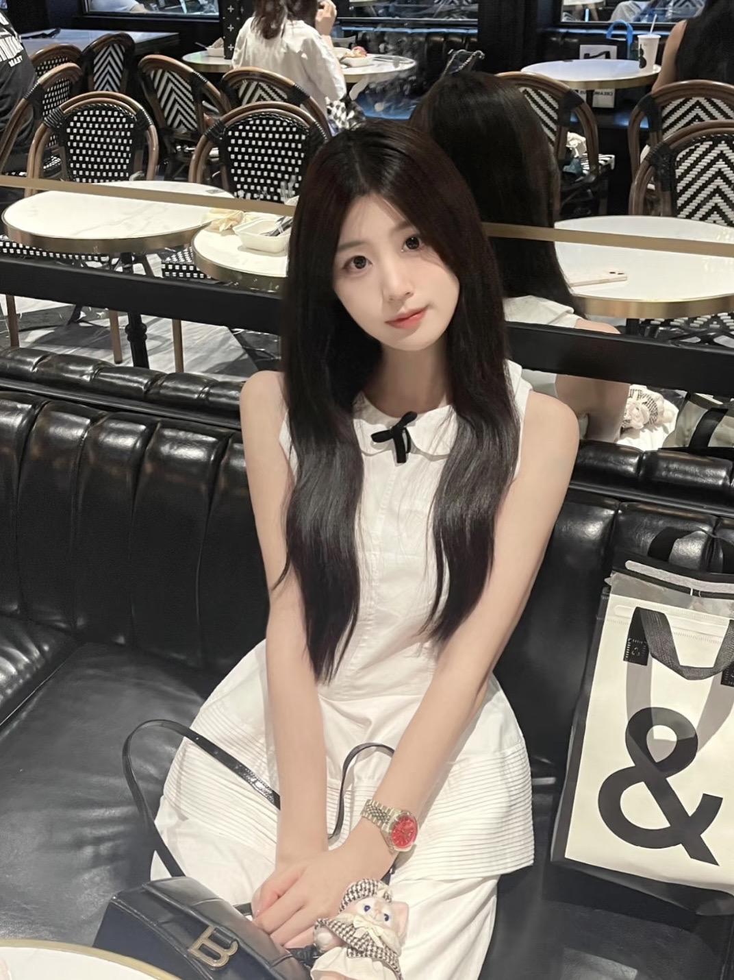 从特别自然的喝你的水 到蓄谋已久亲你的嘴。