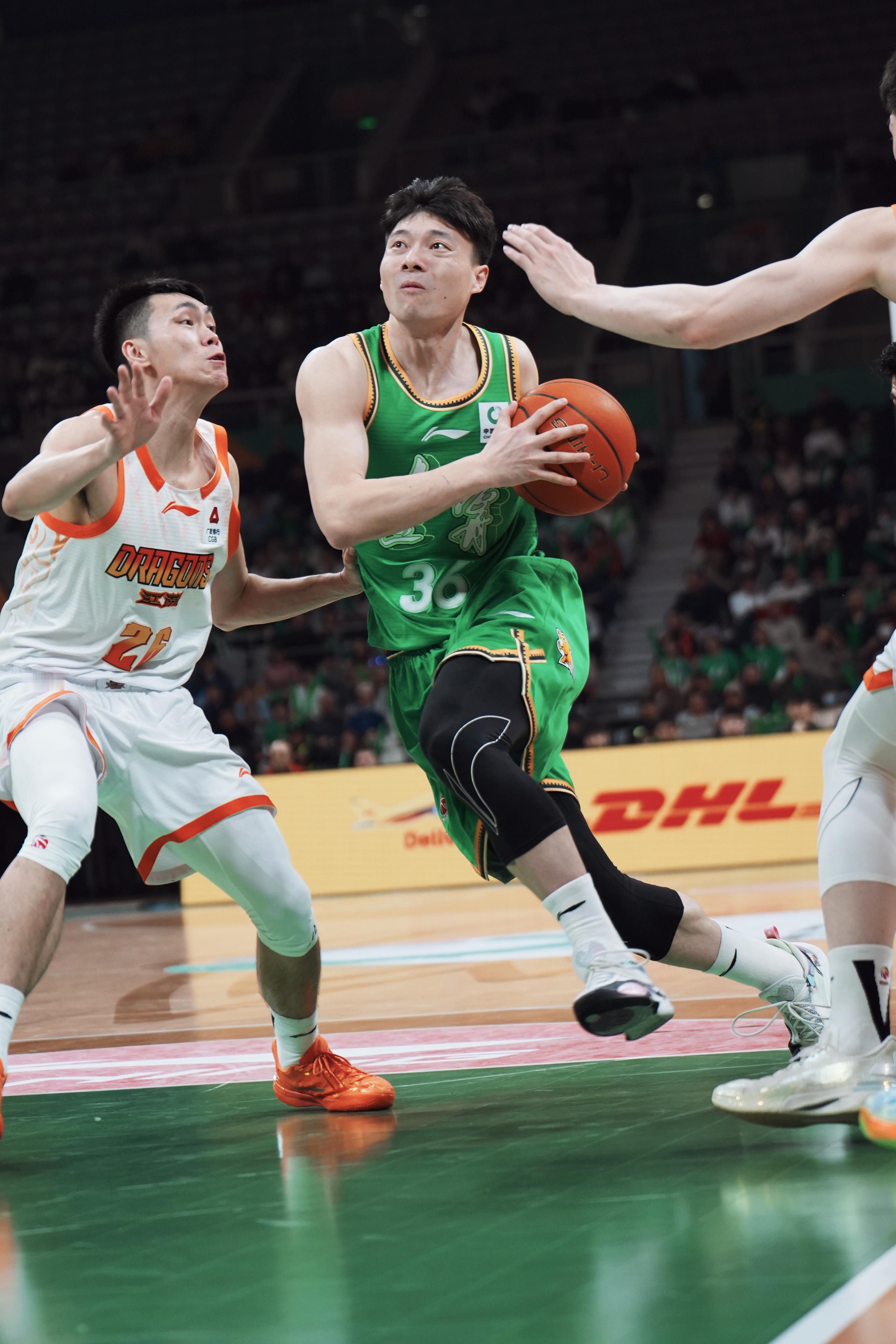 乙巳蛇年的比赛就打到这了，丙午马年希望咱们都马到成功，一人一句，为辽篮送上祝福辽