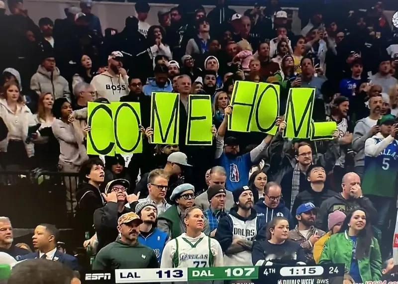 CP：每一场比赛都在无声地提醒着人们，达拉斯失去了什么。
湖人也失去了浓眉啊[捂