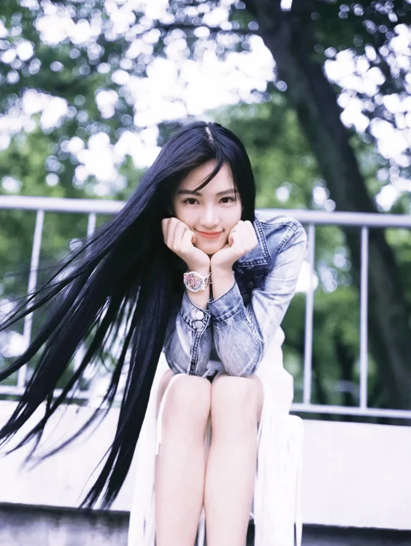 校花黄灿灿是我少女时期最瑰丽的梦