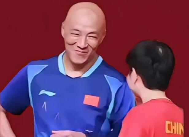 肖指导看莎莎满眼温柔
亲儿子在线吃醋
肖指导看莎莎的这个表情火了
眼神里是打心底