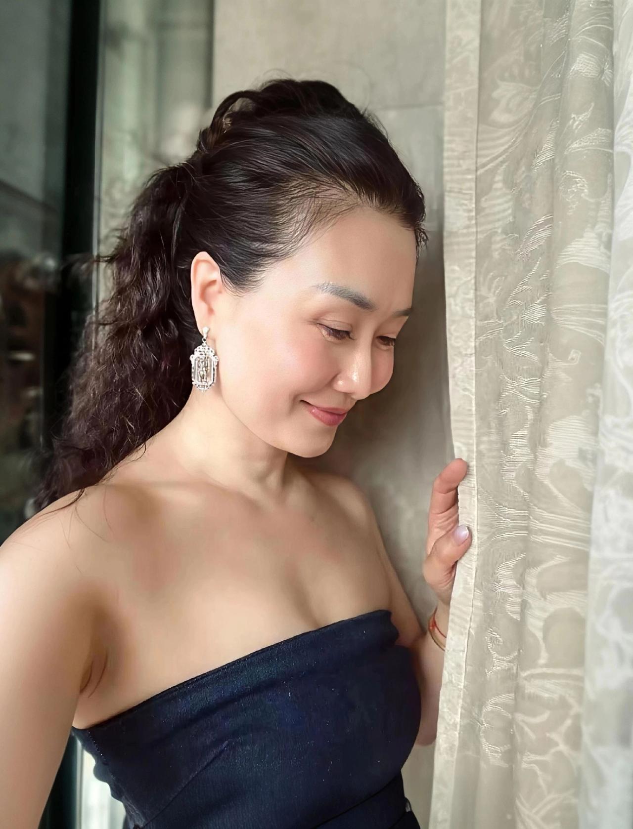 不是原谅，而是放过了自己。如果下次再遇见，希望是在晴天，我会对你微笑，然后继续走