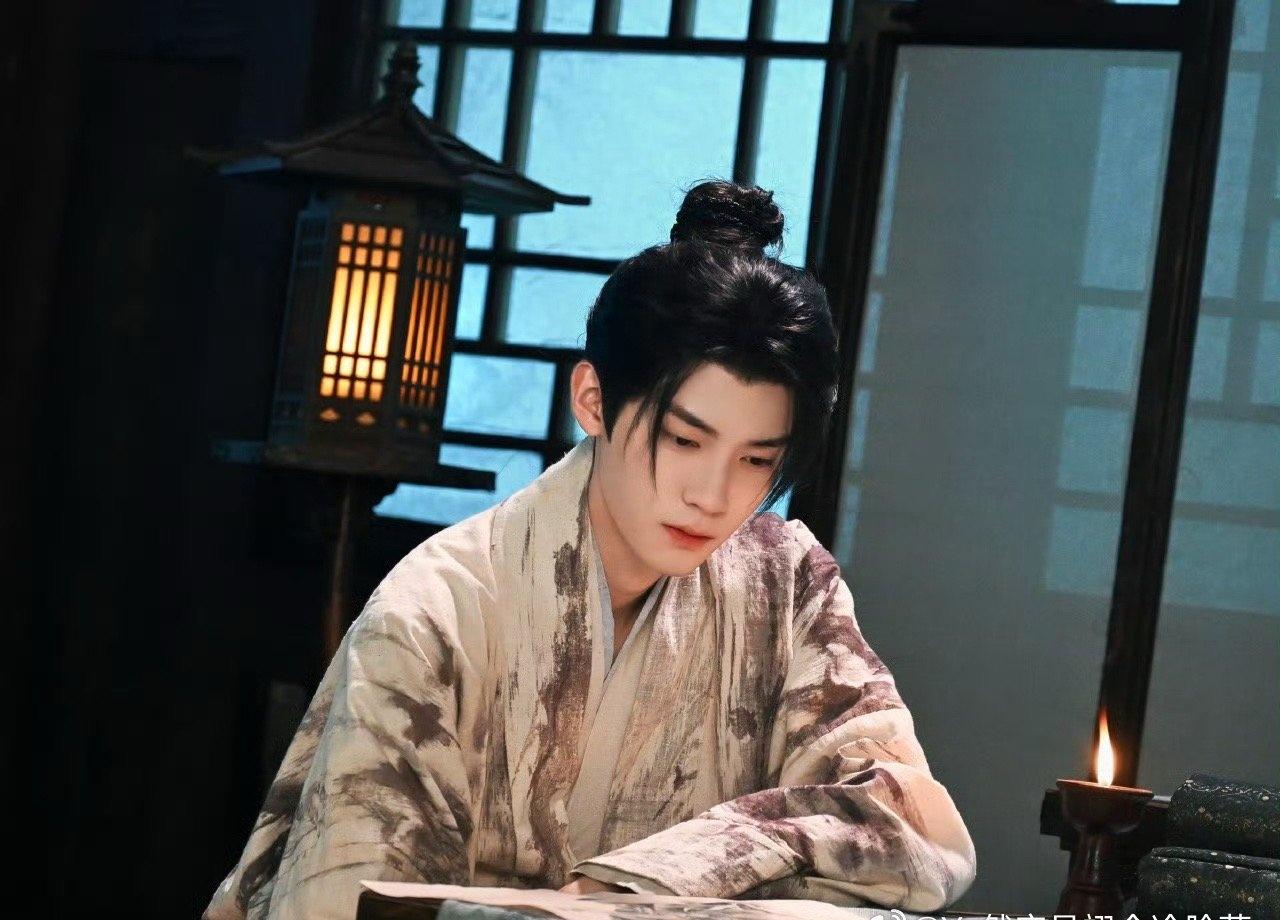 zyr周翊然慕清晏 

在见你的路上 比幸福先来的是疲惫的身体.

@周翊然Tz