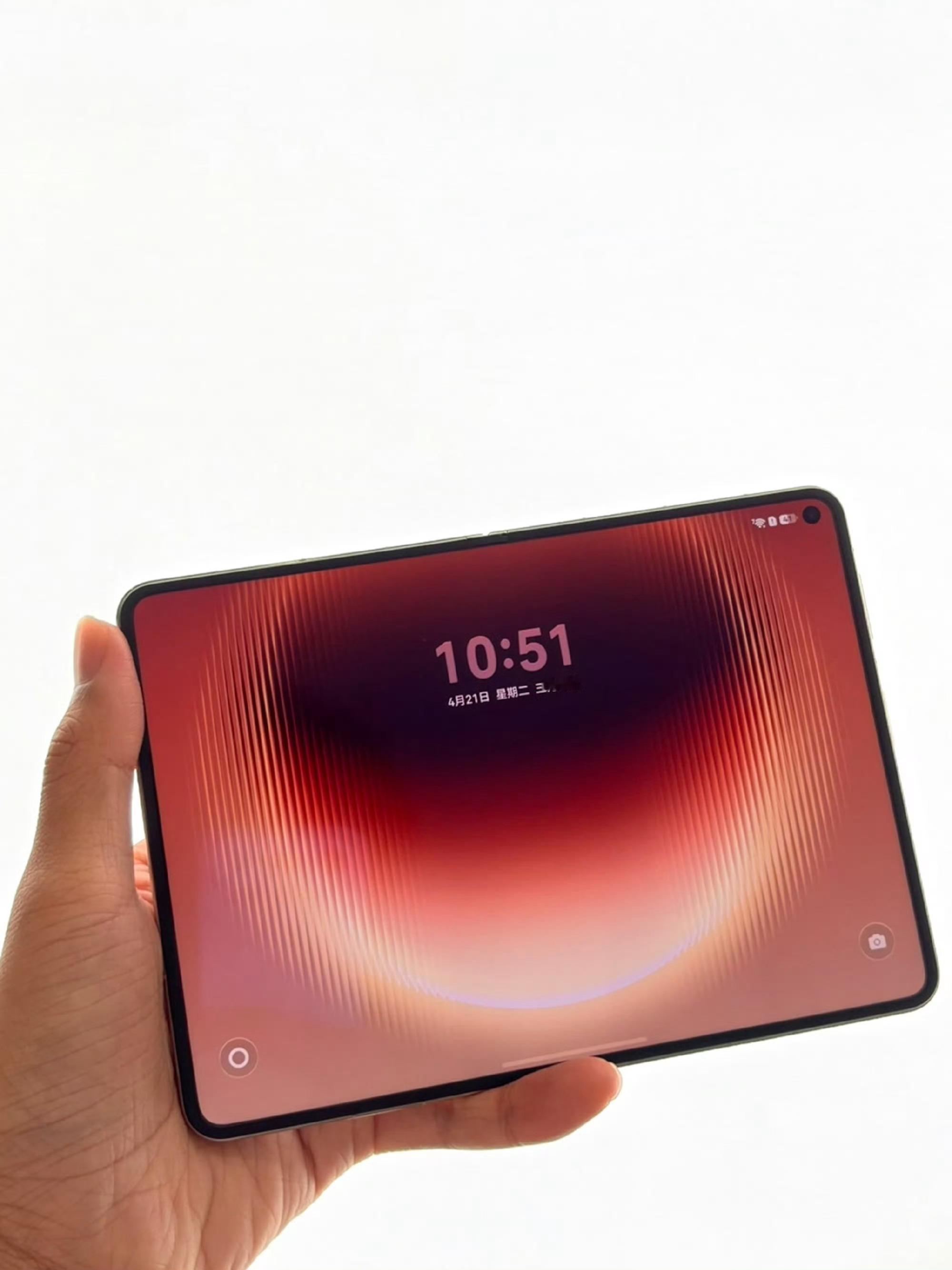 1万买华为折叠还是iPhone我们把1万块换种说法，花1后面4个0的价格，你愿意