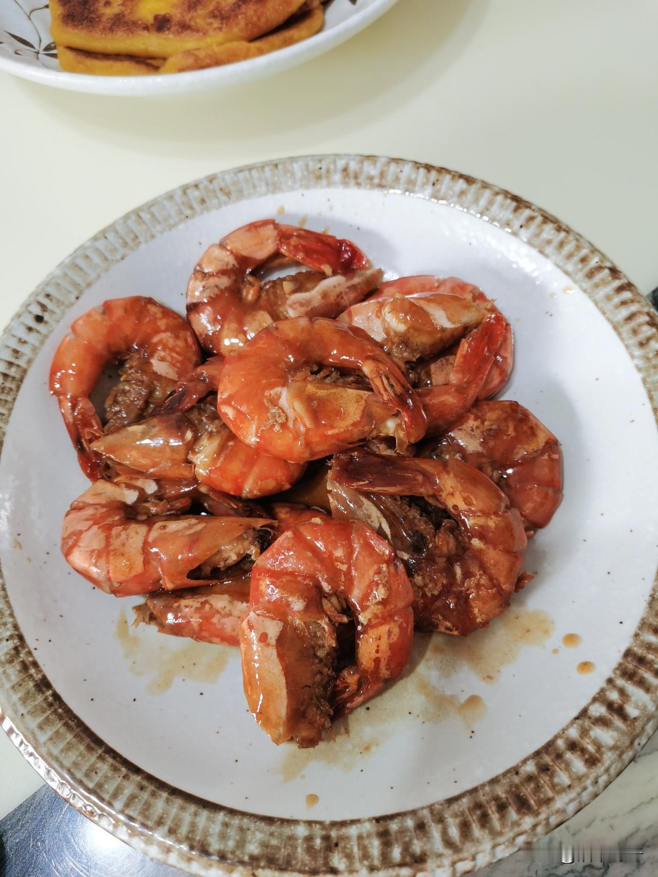 别问我为什么总爱吃夜宵
人间烟火气，最抚饿肚皮