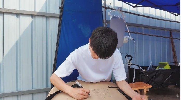 谢兴阳说labubu本来就是丑东西 谢兴阳直言Labubu是丑东西，转头却频繁晒