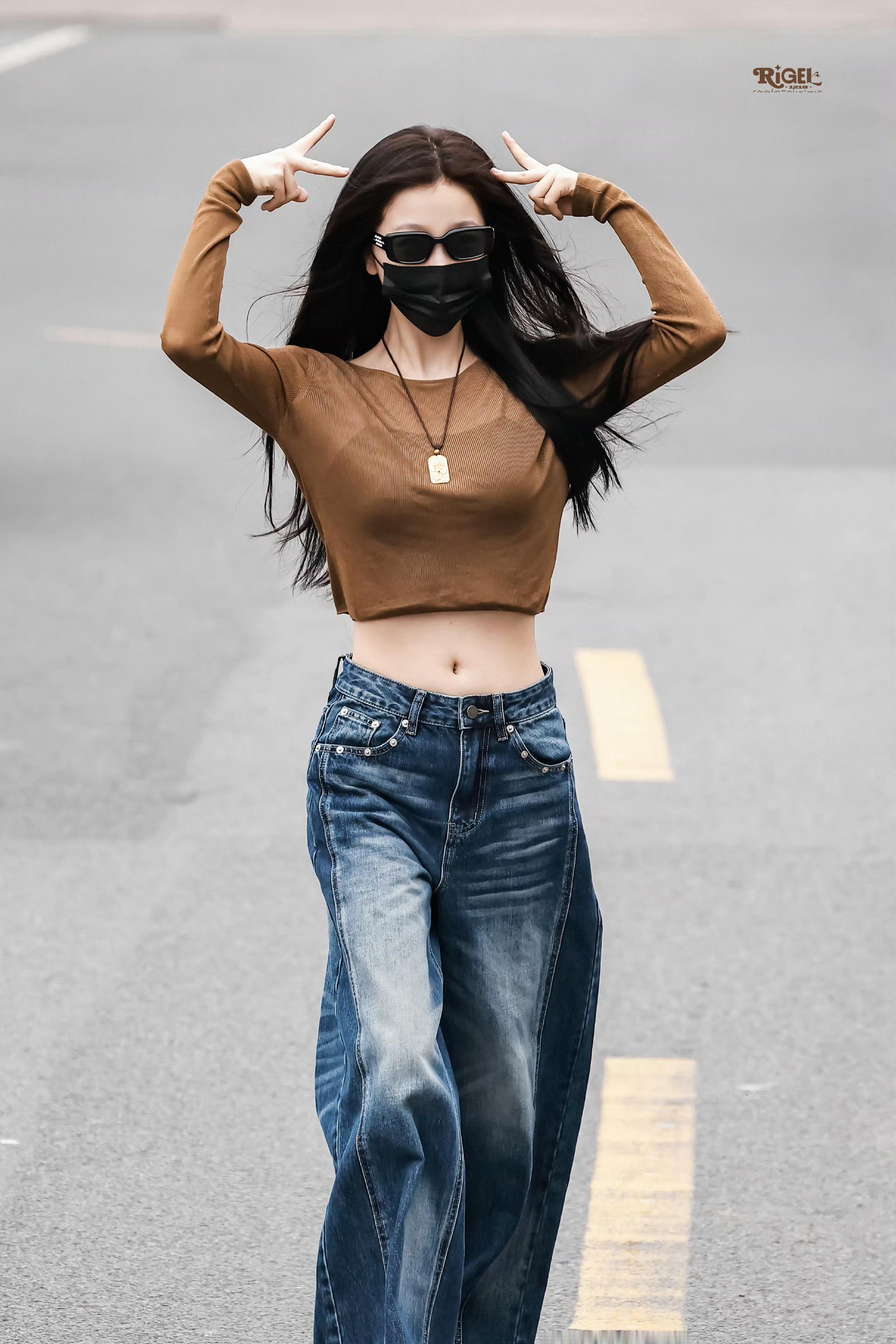 虞书欣今天上班这么辣🥵 