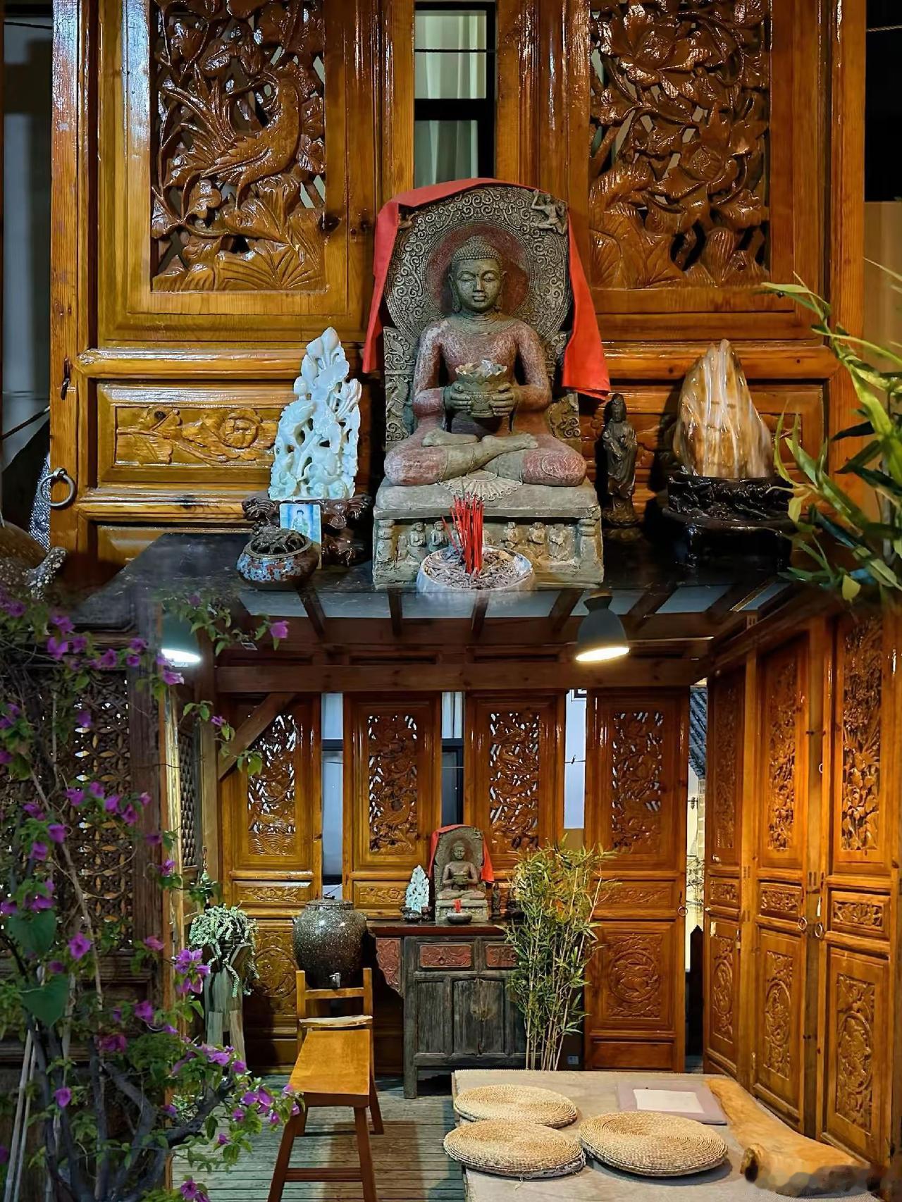 今晚住在这里，大理古城西北部，非常安静的一个民宿，大理静享.如水荷院。大理古城唯