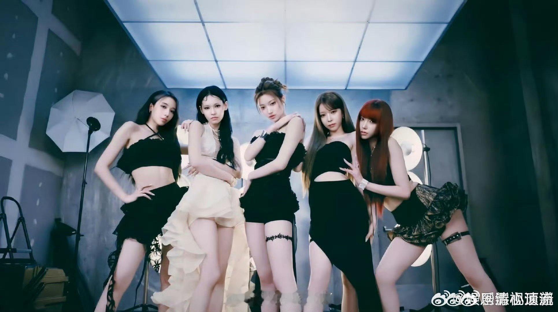 谁家女团MV每帧按壁纸来拍啊 MV画面质感堪比时尚大片，怼脸镜头干净利落，细节处