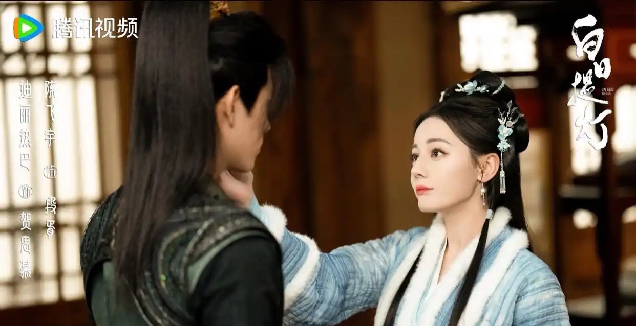 热度断层口碑撕裂！《白日提灯》全网吵翻，客观评价到底好不好看？ 