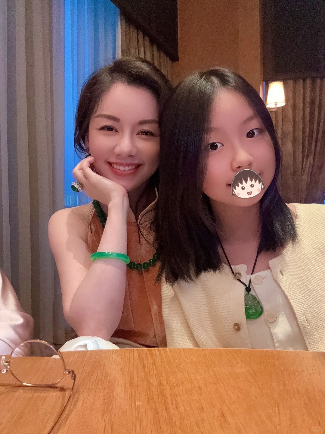 她说：等她摘了牙套，高中想当校花😅😅😅