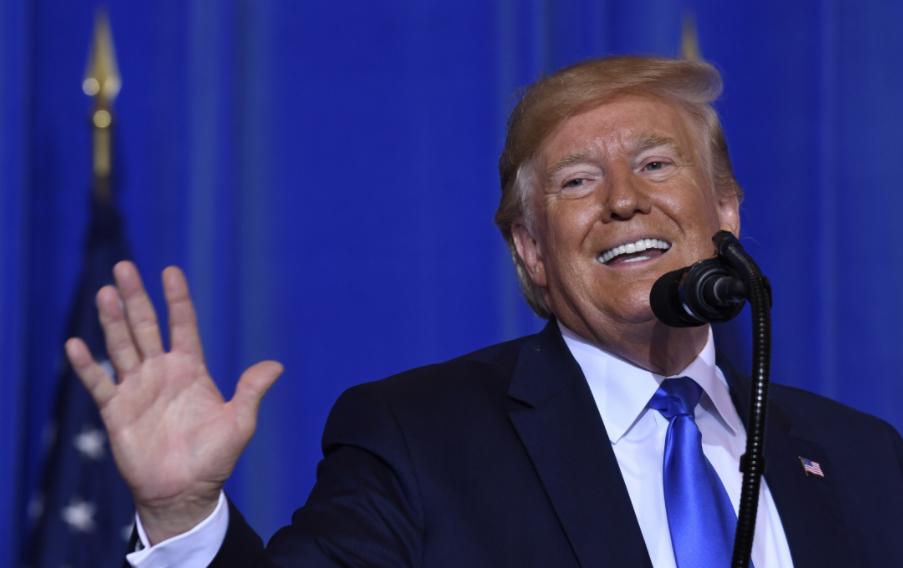 特朗普的眼光简直是超越了时代。他执政的核心不是发展美国经济，也不是和欧洲、俄罗斯