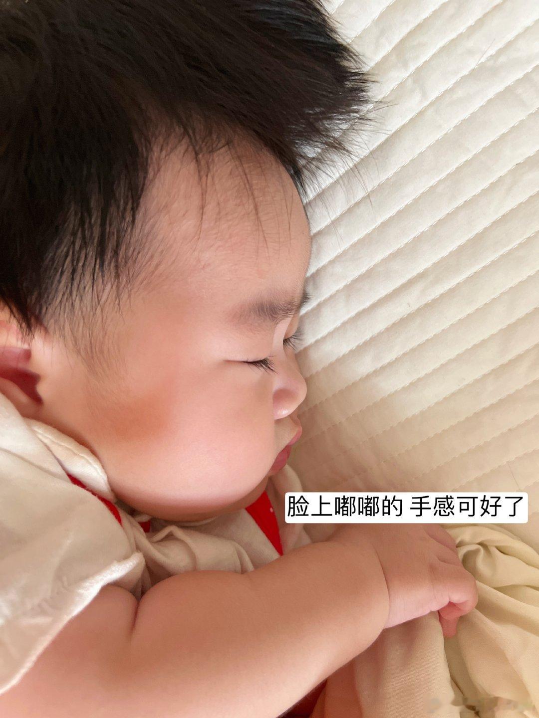 就在之前还看到过取卡针，我还想着放好，柚爸手机卡要换刚好能用大概前天柚爸问我有没