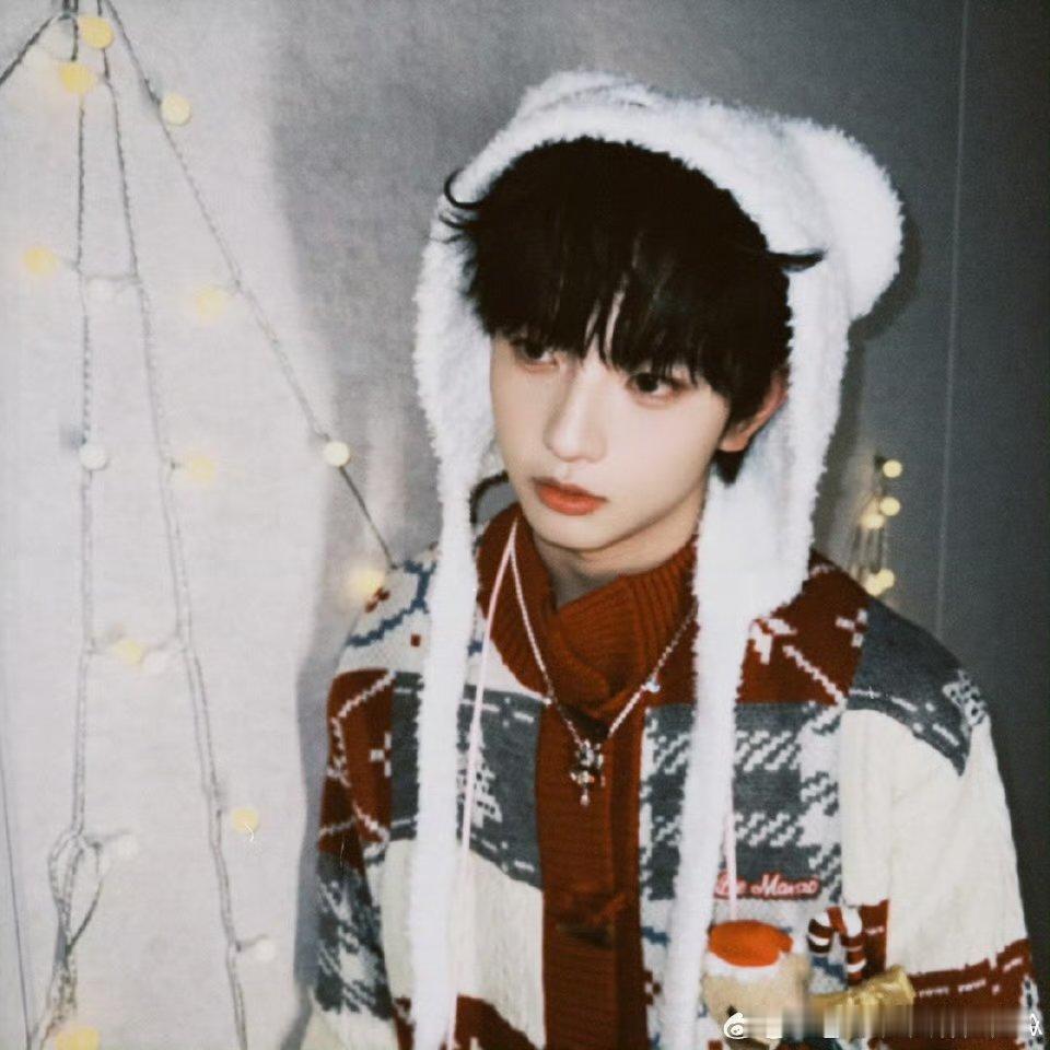 穆祉丞解锁一顶帽子穆祉丞新帽子 穆祉丞解锁一顶帽子 