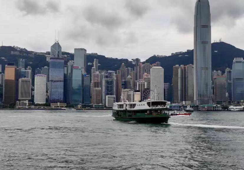 香港人的英语确实是
以前听说港大都是英语授课，我都不太敢相信。这次到香港，路上说