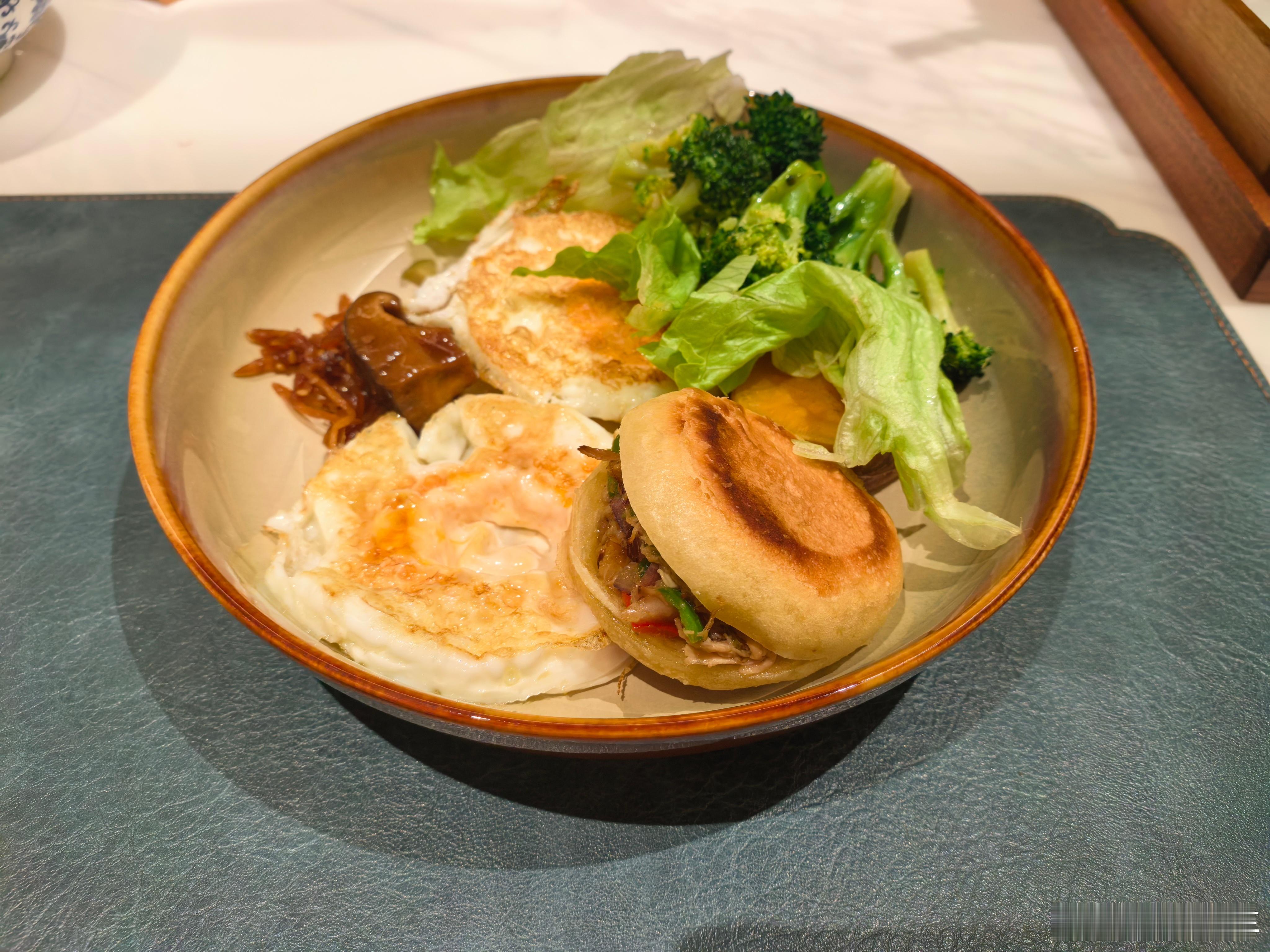 臭宝你吃完饭了吗？我要出门搬砖了 