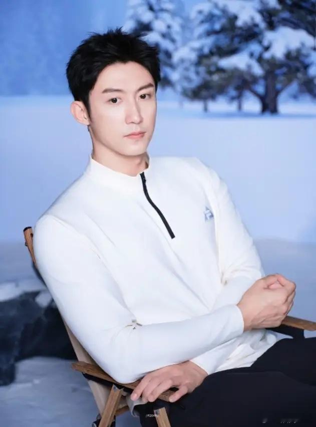 黄景瑜的一番大男主饼又来了！现实题材《嬴风》，搭档万鹏和梁洁，编剧是赵冬苓，《幸