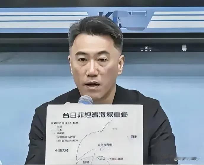 6月2日国民党团书记长林沛祥在记者会上表态：“台外事部门‘丧事喜办’，自家海域遭