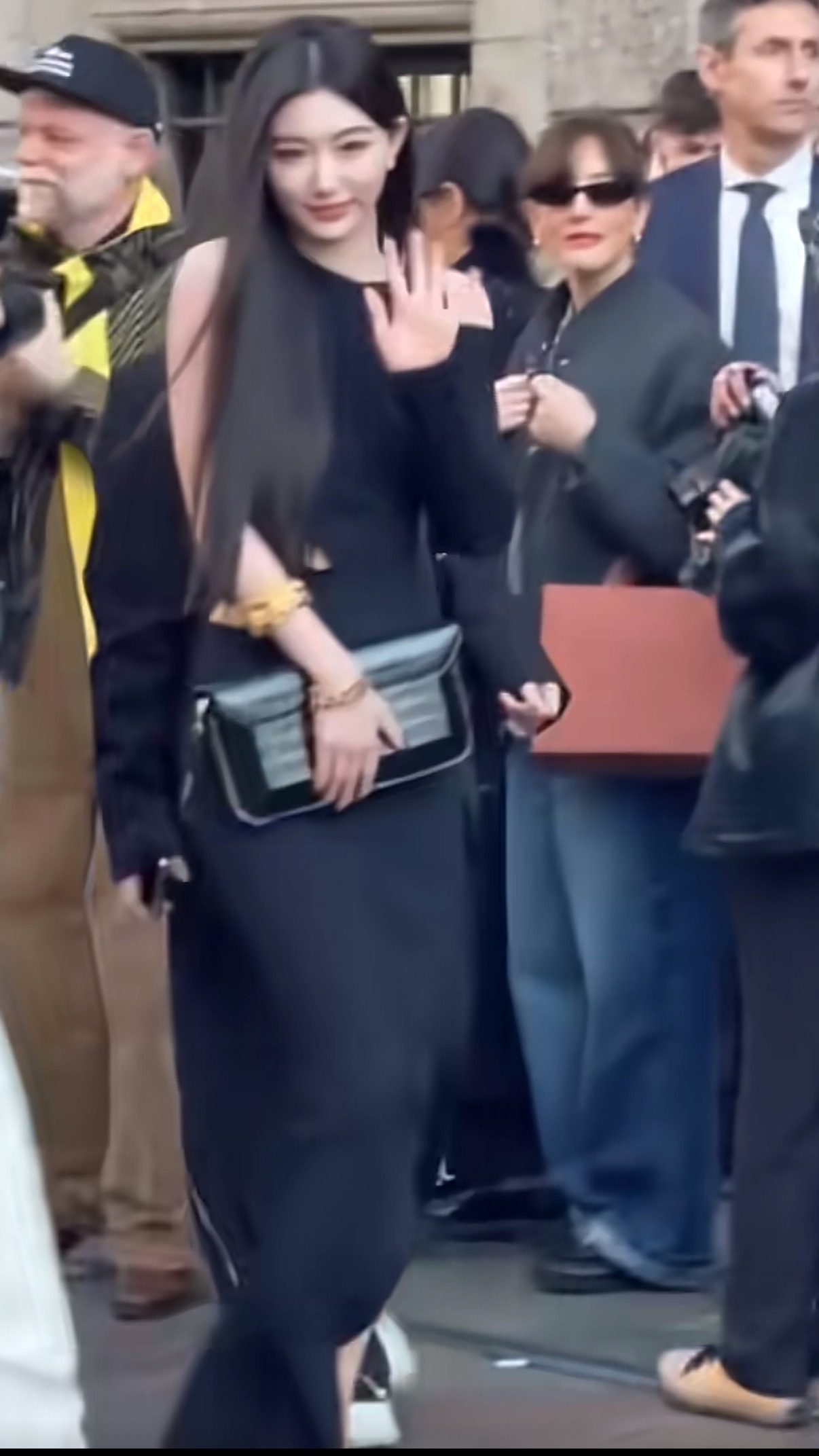 孔雪儿这样很有张元英的感觉 