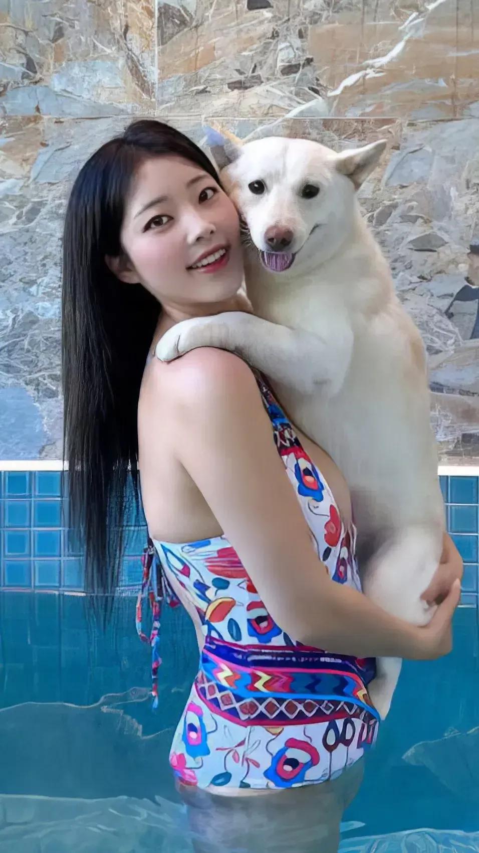 单身狗，可能不如真的狗。起码它还有一个温暖的怀抱，会被温柔以待。而你呢？

记得
