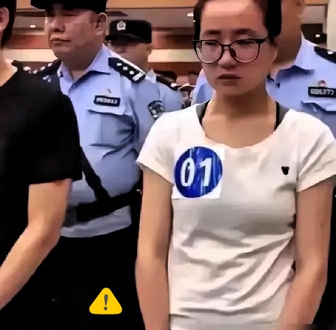 那是2019年6月，她当时正在写硕士论文，读的是安徽大学金融法学硕士，看新闻里说