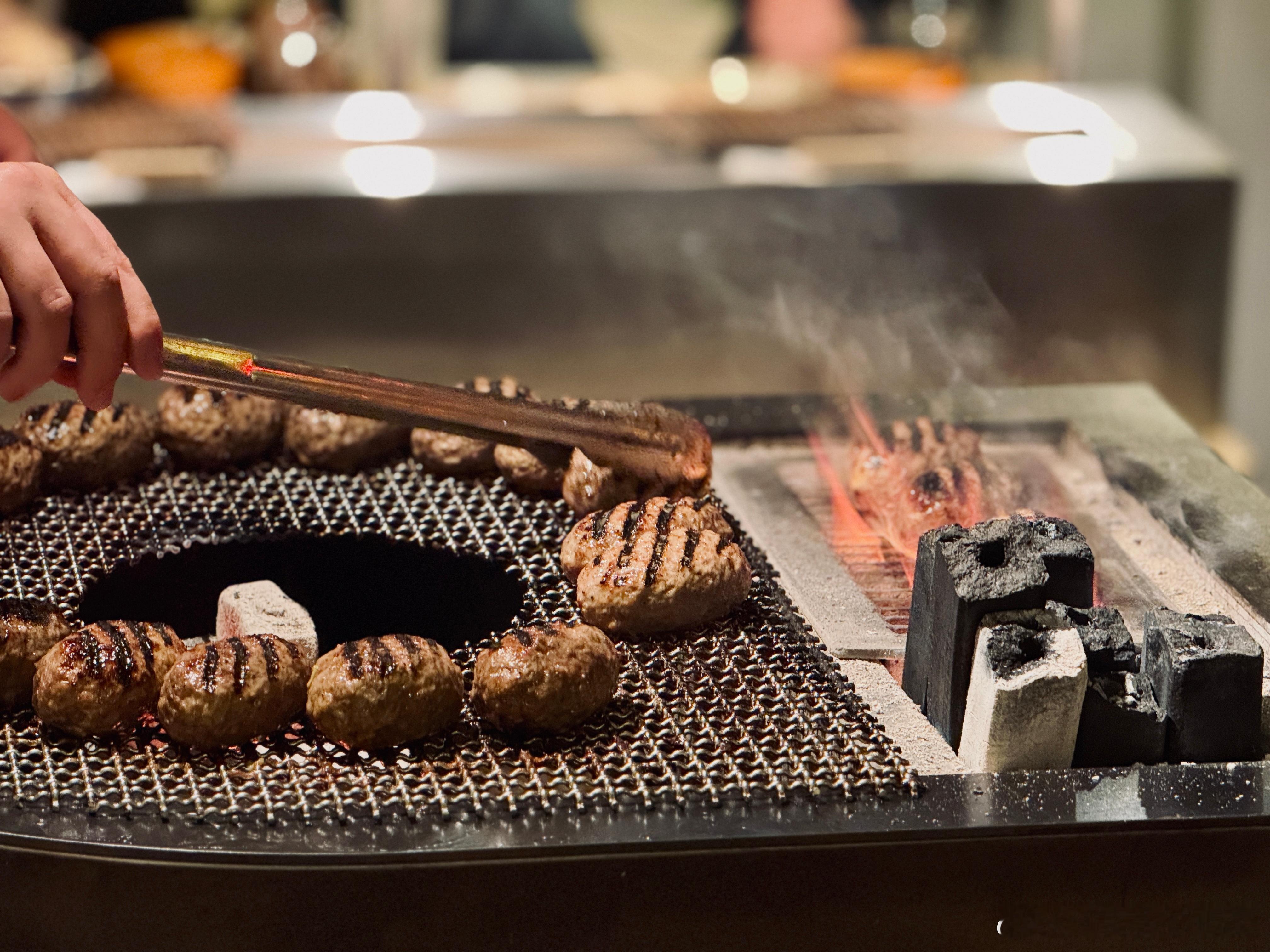 东湖路新开的：挽肉と米源自东京人票选出“最想居住街区”吉祥寺的汉堡肉专门店。一份