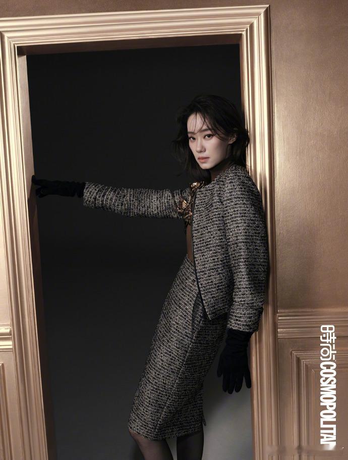 张小斐 时尚战绩 谁的DNA动了？张小斐把质感穿在身上，主流女刊到闭年刊全拿捏，