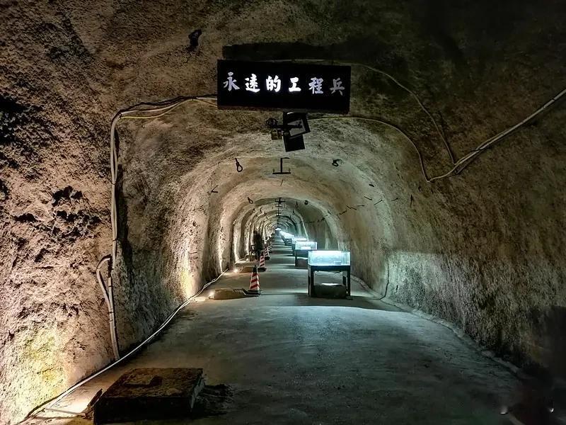 7月22日局势再度紧张，特朗普公开放话，计划空袭伊朗纳坦兹南侧的镐山地下核工事。