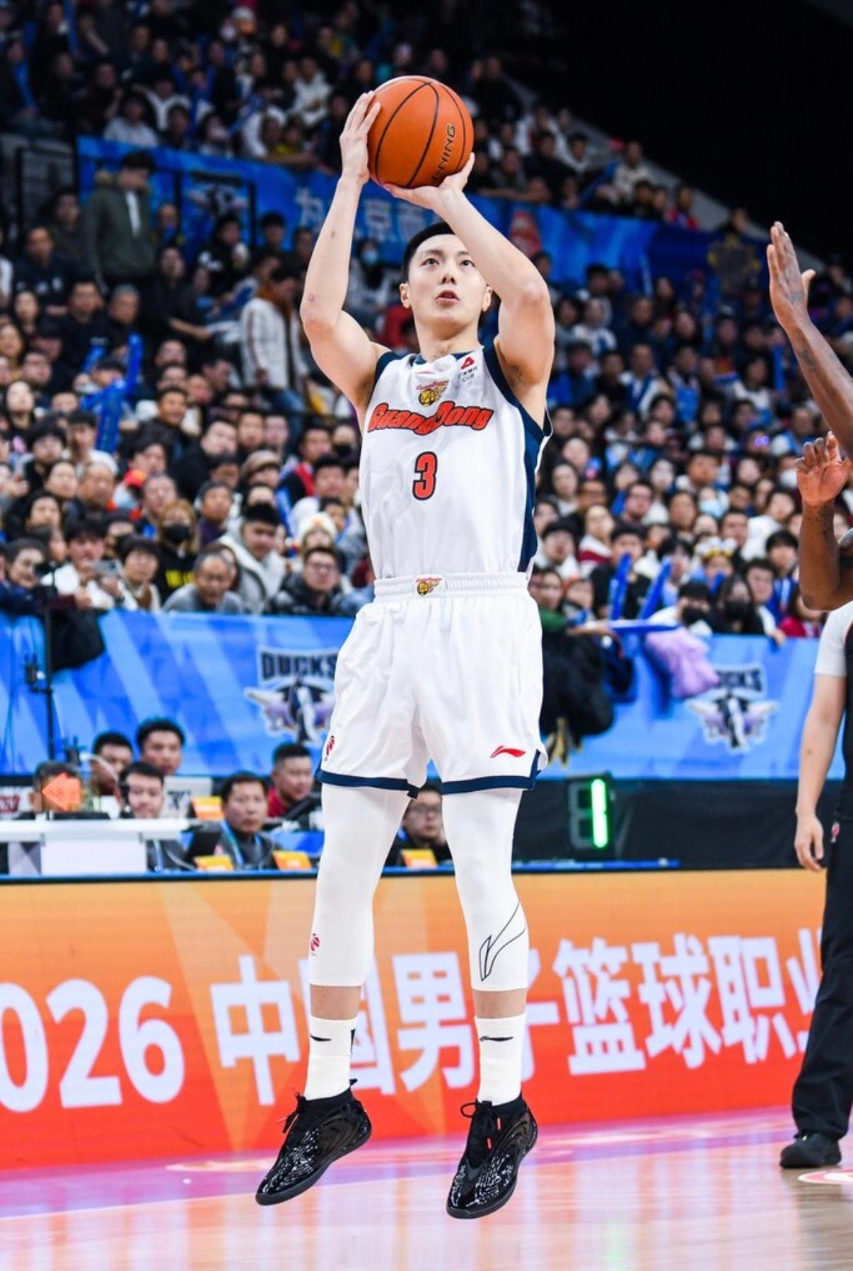 胡明轩广东男篮VS浙江男篮 【2025-2026赛季CBA联赛常规赛第11轮】?