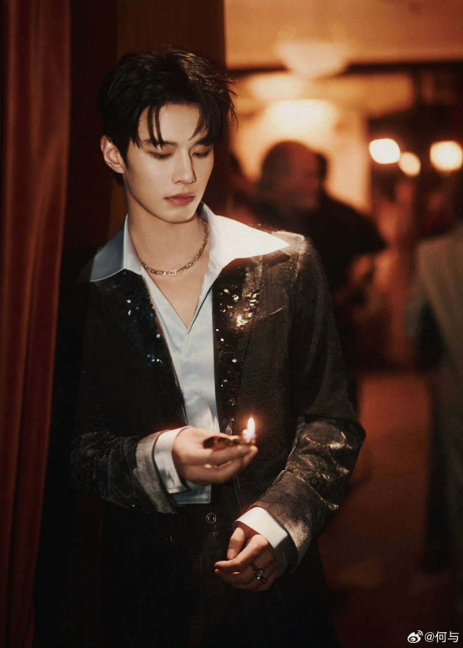 何与何与巴黎plog何与巴黎贵公子何与巴黎贵公子 