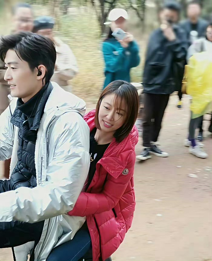 现在才发现，林心如没了美颜长这样，比普通人耐看，不愧是明星。 