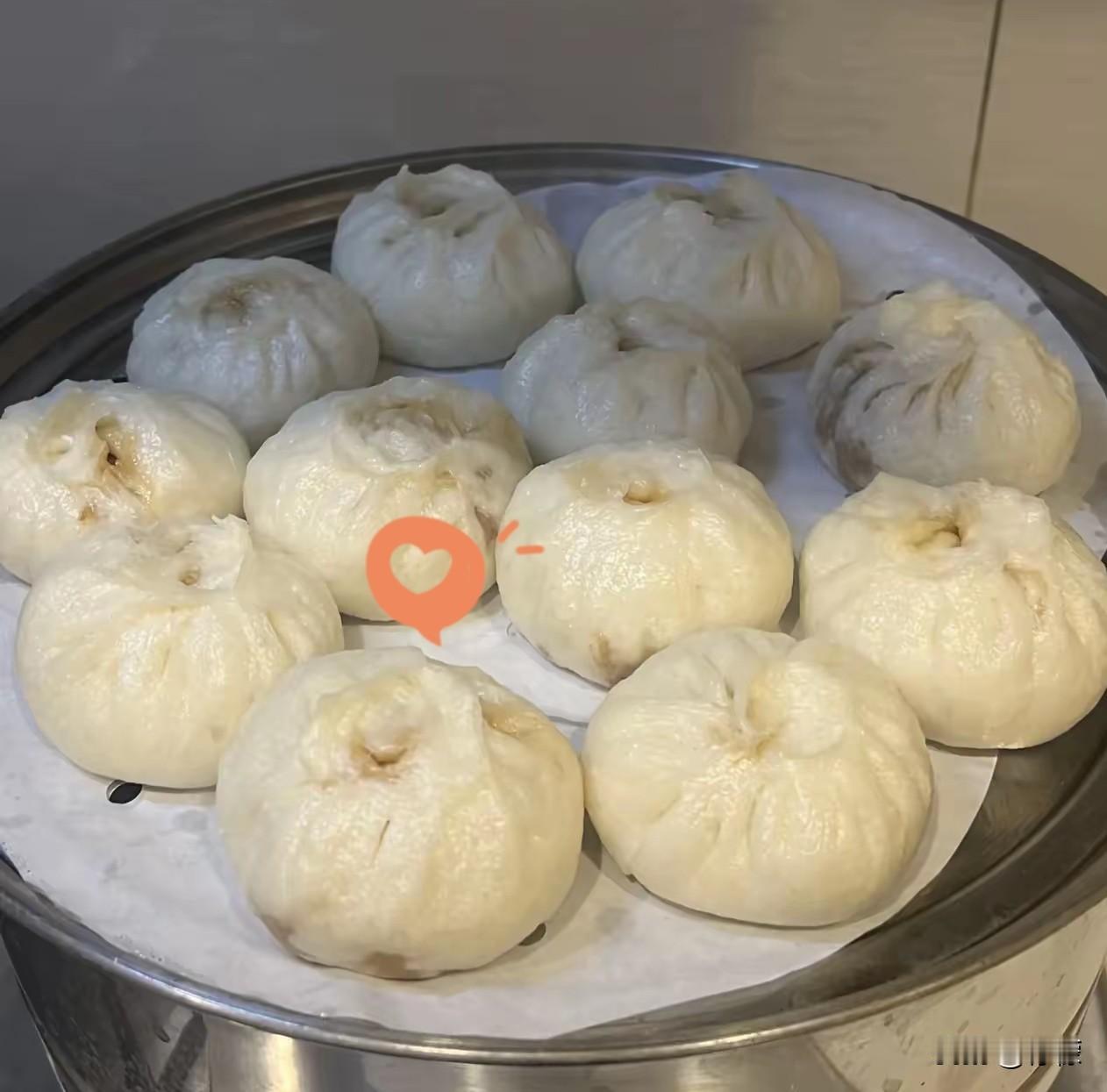 我总算通透了，
为什么有些生意人守着小店忙活多年，却始终赚不到大钱、做不出规模。
