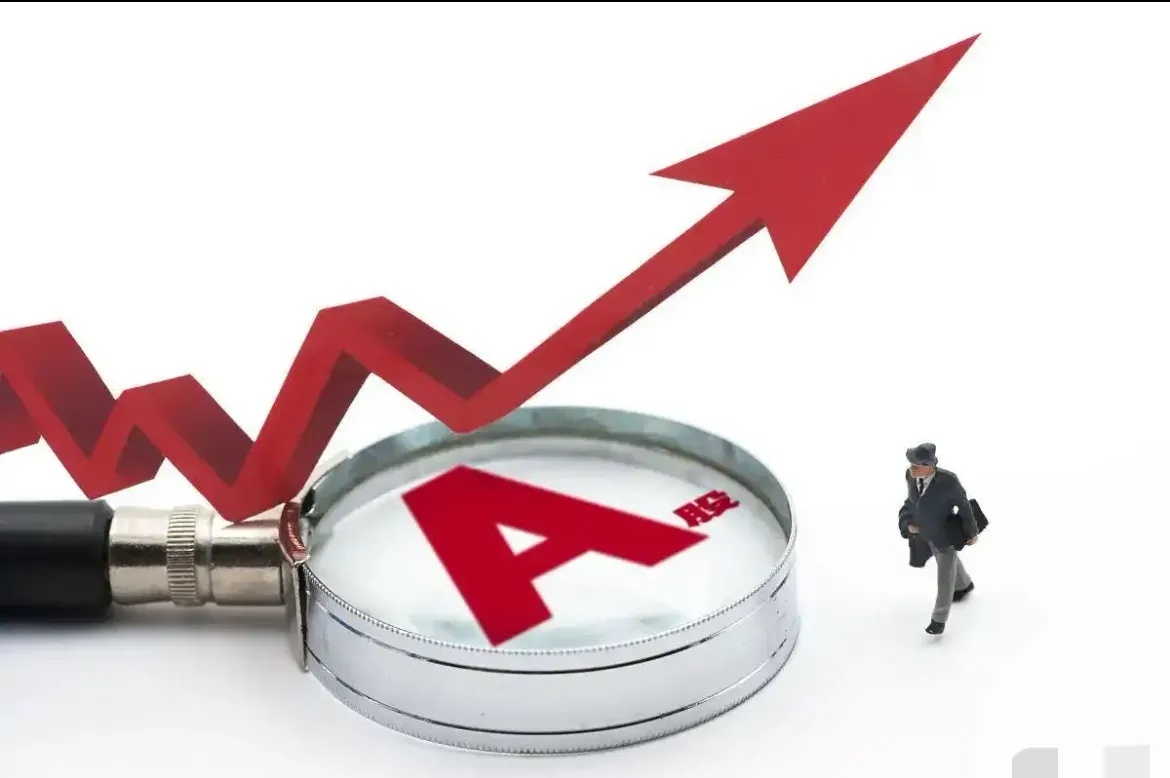 缩量3000亿创业板暴跌3%，黄金电力逆势疯涨！主力32亿抢筹一只股，明天怎么走