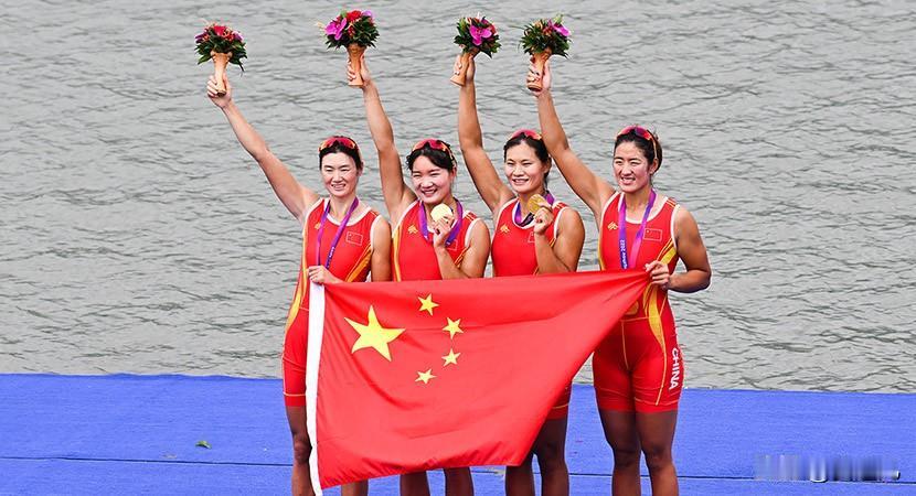 中国女子四人双桨期待续写辉煌
由崔晓桐、吕扬、张灵、陈云霞组成的中国女子四人双桨