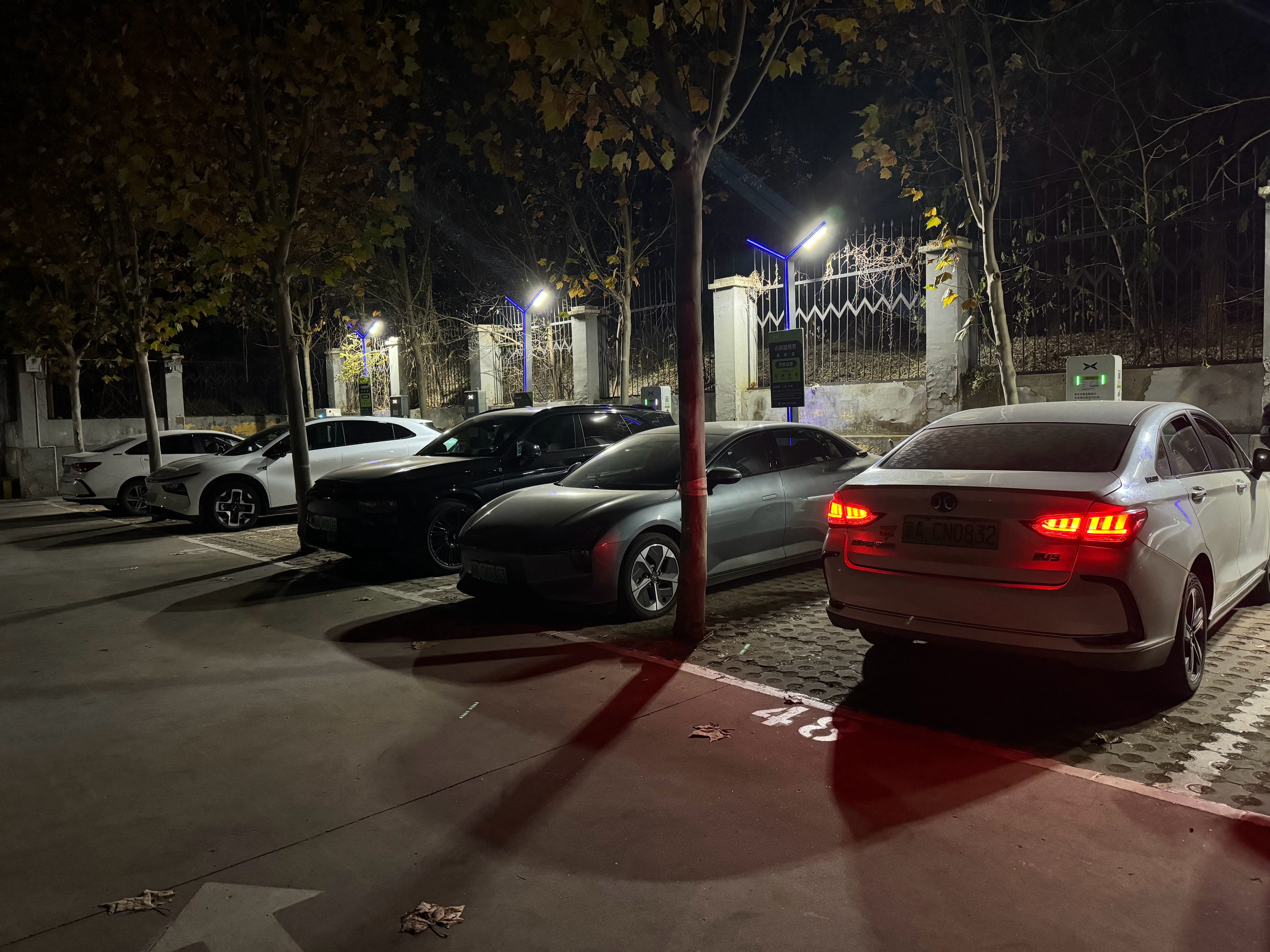 周六大家都有时间出来充便宜电了