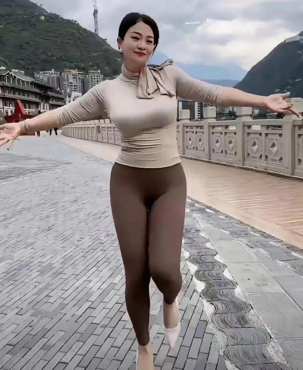 美女摄影：熟女，丰满，风韵#一组美女照😜#