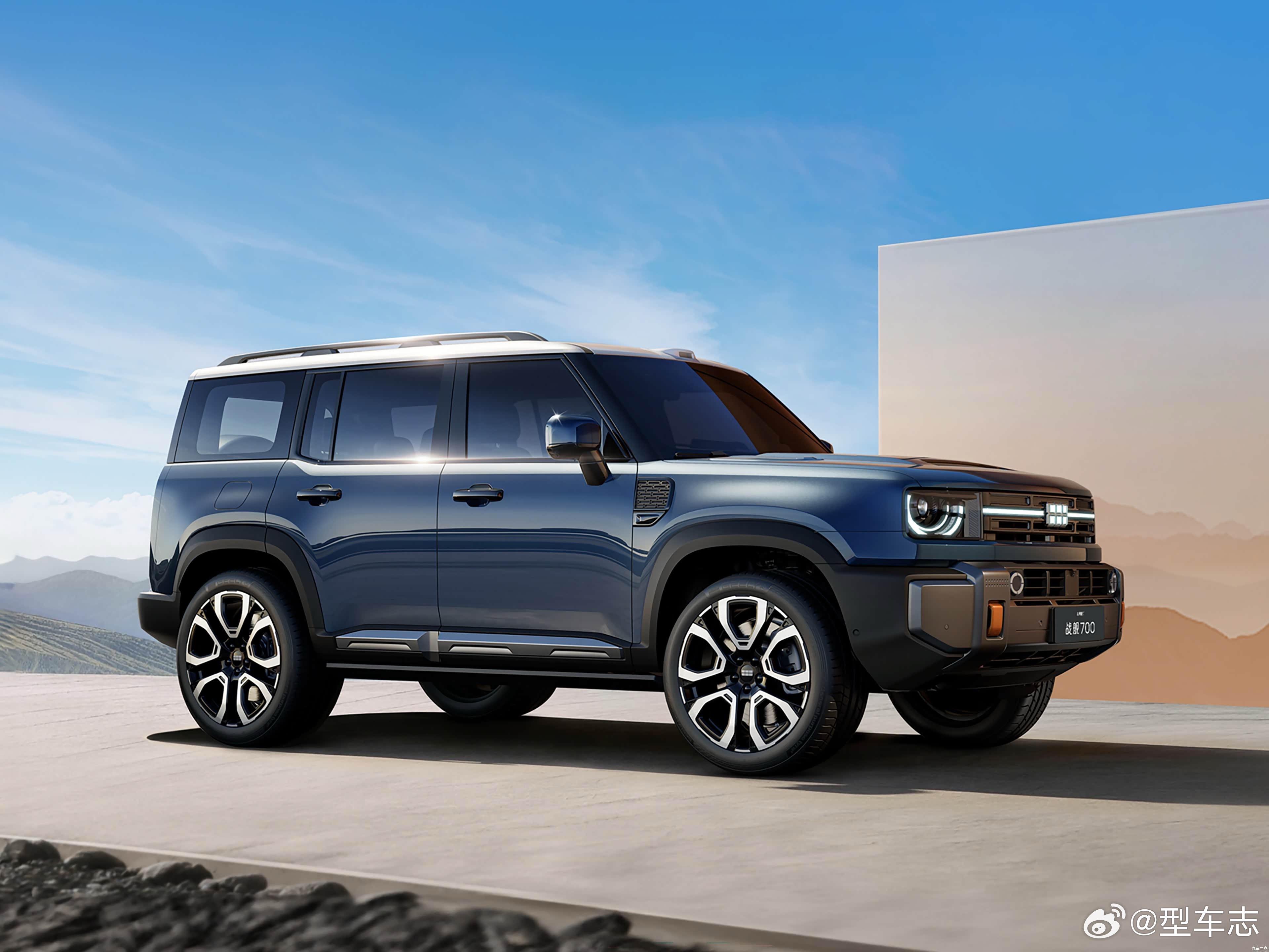 吉利全地形硬核SUV命名官宣吉利终于染指硬派越野了。一体式大梁、三电机四驱、EE