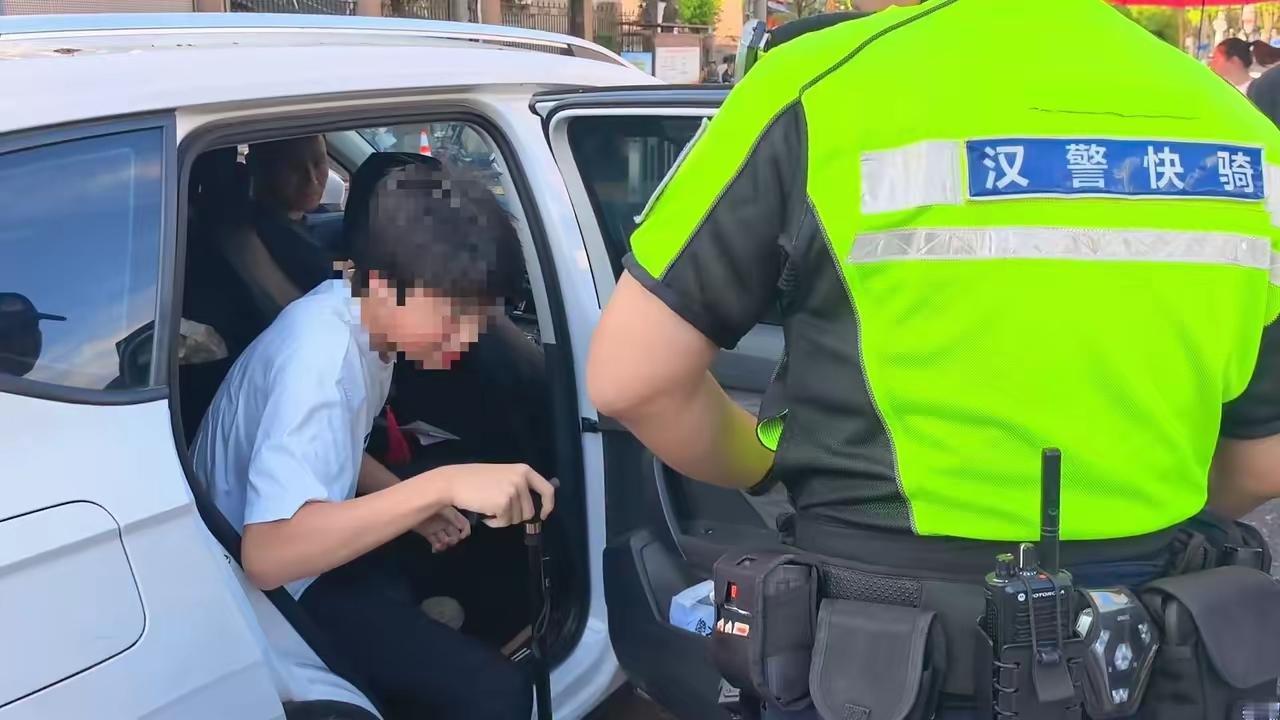 考场之外见温情！武汉交警暖心护航受伤考生圆梦中考
 （个人观点仅供参考，无任何不